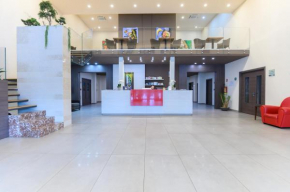 Отель Midi Hotel  Лагонегро